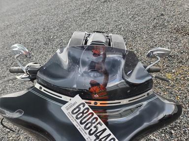 Vue de 2010 HARLEY-DAVIDSON FLHTCU, angle 5