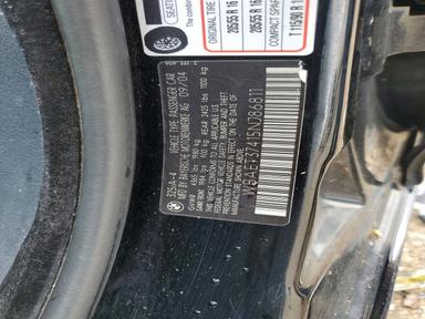 Vue de 2005 BMW 325 I, angle 12