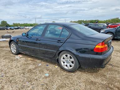 Vue de 2005 BMW 325 I, angle 2