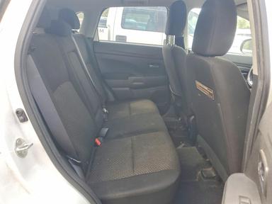 Вид 2016 MITSUBISHI OUTLANDER SPORT ES, угол 10