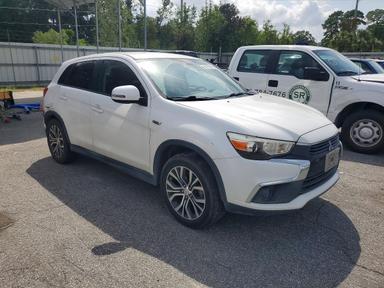Вид 2016 MITSUBISHI OUTLANDER SPORT ES, угол 4