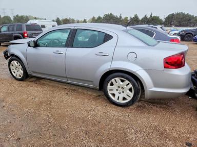 منظر 2013 DODGE AVENGER SE، زاوية 2