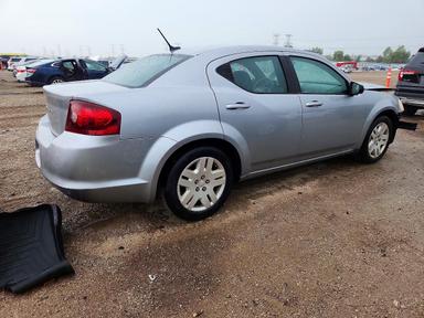 منظر 2013 DODGE AVENGER SE، زاوية 3