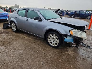 منظر 2013 DODGE AVENGER SE، زاوية 4