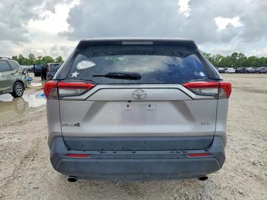 Vue de 2020 TOYOTA RAV4 XLE, angle 6