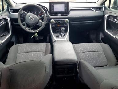 Vue de 2020 TOYOTA RAV4 XLE, angle 8