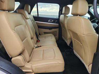 Vista de 2017 FORD EXPLORER XLT, ángulo 11