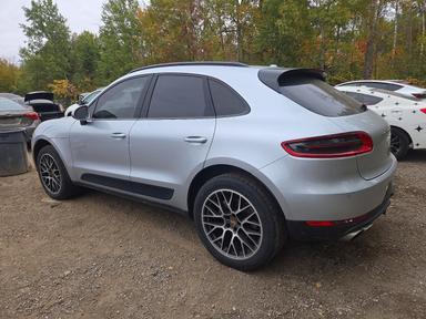 Vista de 2017 PORSCHE MACAN S, ángulo 2