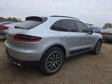Vista de 2017 PORSCHE MACAN S, ángulo 3