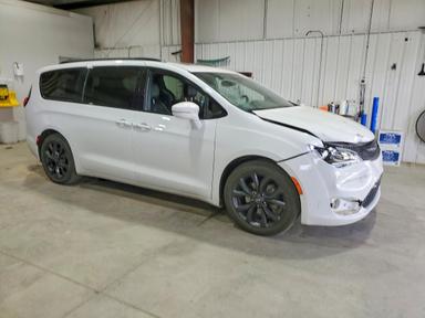 Вид 2019 CHRYSLER PACIFICA LIMITED, угол 4