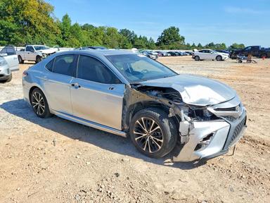 Вид 2018 TOYOTA CAMRY SE, угол 4