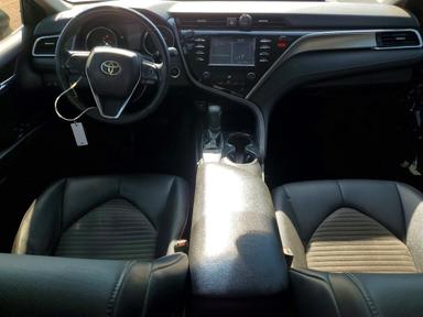 Вид 2018 TOYOTA CAMRY SE, угол 8