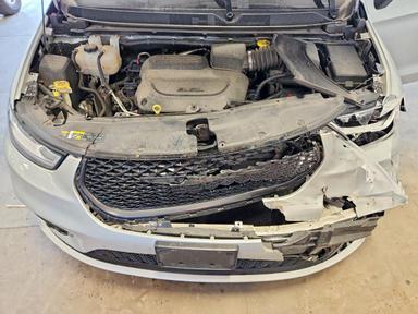 Vue de 2023 CHRYSLER PACIFICA TOURING L, angle 12