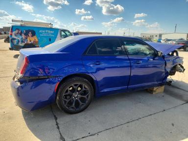 Vue de 2019 CHRYSLER 300 TOURING, angle 3