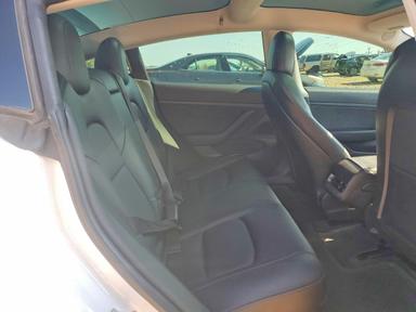Vista de 2020 TESLA MODEL 3, ángulo 10