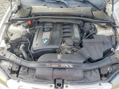 Vue de 2011 BMW 328 XI SULEV, angle 11