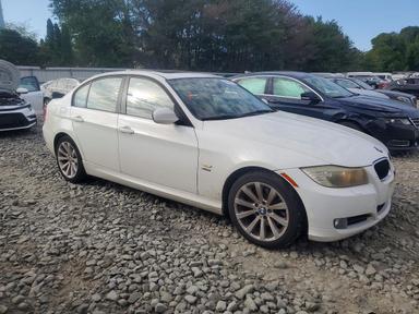 Vue de 2011 BMW 328 XI SULEV, angle 4