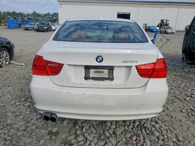 Vue de 2011 BMW 328 XI SULEV, angle 6
