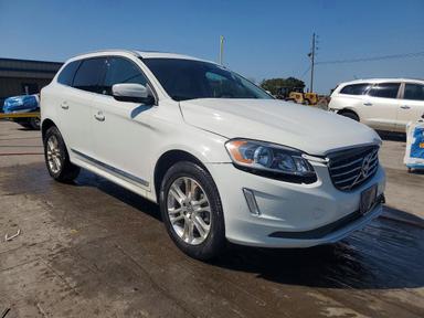 Vue de 2015 VOLVO XC60 T5 PREMIER, angle 4