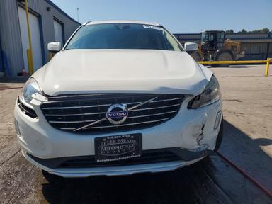 Vue de 2015 VOLVO XC60 T5 PREMIER, angle 5
