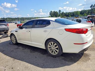 Vedere 2015 KIA OPTIMA LX, unghi 2
