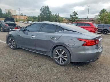 Vue de 2017 NISSAN MAXIMA 3.5 SL, angle 2