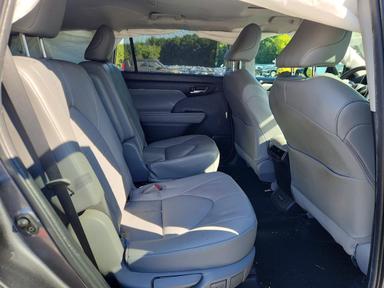 Вид 2022 TOYOTA HIGHLANDER XLE, угол 11