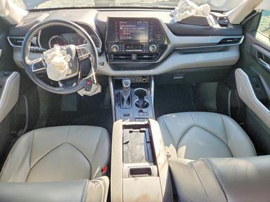 Вид 2022 TOYOTA HIGHLANDER XLE, угол 8