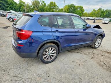 منظر 2017 BMW X3 XDRIVE28I، زاوية 3