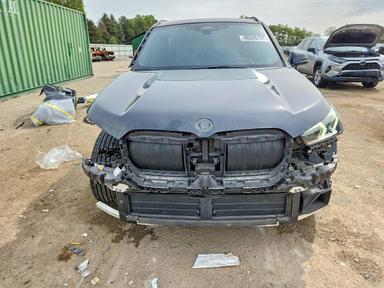 Vue de 2023 BMW X1 XDRIVE28I, angle 5