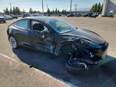Vista de 2021 TESLA MODEL 3, ángulo 4