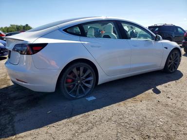 Вид 2020 TESLA MODEL 3, угол 3