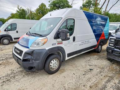Вид 2019 RAM PROMASTER, угол 1