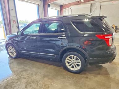 منظر 2011 FORD EXPLORER XLT، زاوية 2