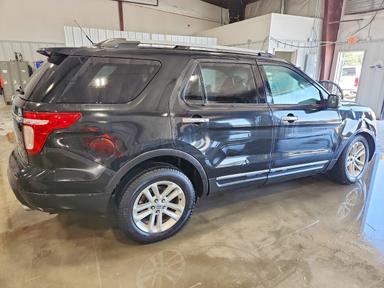 منظر 2011 FORD EXPLORER XLT، زاوية 3