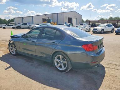 Vue de 2014 BMW 328 I, angle 2