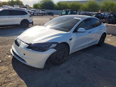Vue de 2025 TESLA MODEL 3, angle 1