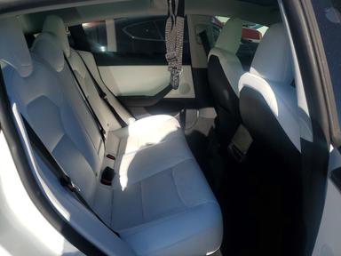 Vue de 2025 TESLA MODEL 3, angle 10