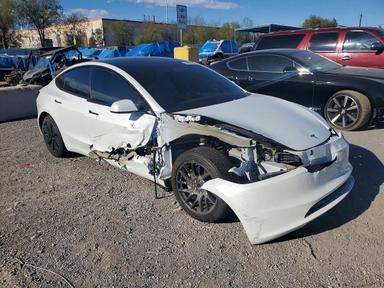 Vue de 2025 TESLA MODEL 3, angle 4