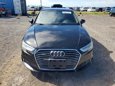 منظر 2017 AUDI A3 E-TRON PREMIUM PLUS، زاوية 5