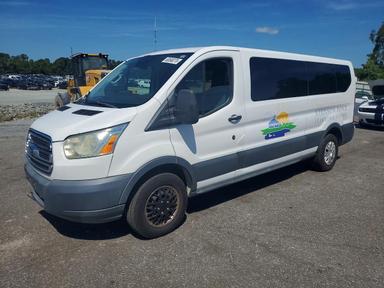 Vista de 2016 FORD TRANSIT T-350, ángulo 1