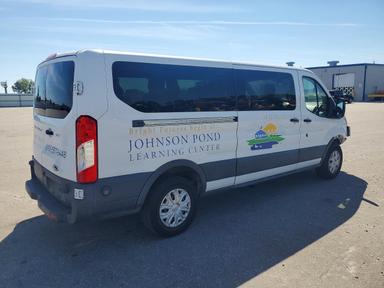 Vista de 2016 FORD TRANSIT T-350, ángulo 3