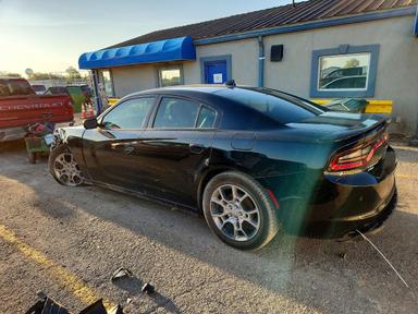 Вид 2015 DODGE CHARGER SXT, угол 2