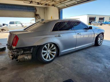 Vue de 2018 CHRYSLER 300 LIMITED, angle 3