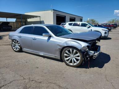 Vue de 2018 CHRYSLER 300 LIMITED, angle 4