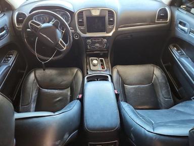Vue de 2018 CHRYSLER 300 LIMITED, angle 8