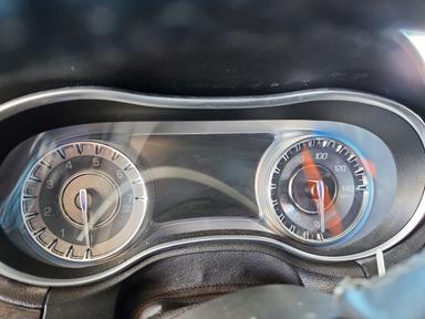 Vue de 2018 CHRYSLER 300 LIMITED, angle 9