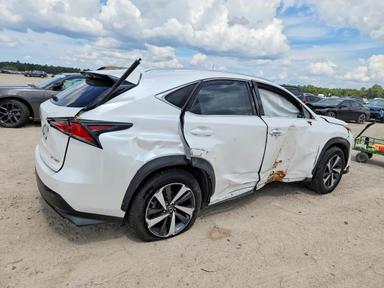 منظر 2020 LEXUS NX 300، زاوية 3