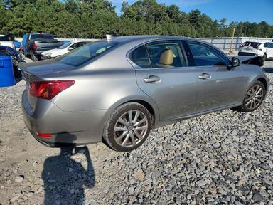 منظر 2015 LEXUS GS 350، زاوية 3