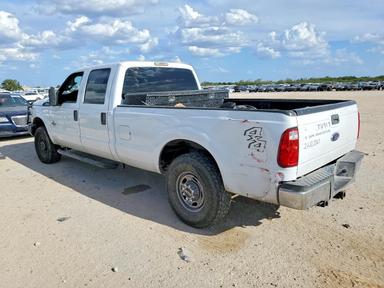 Vue de 2016 FORD F250 SUPER DUTY, angle 2